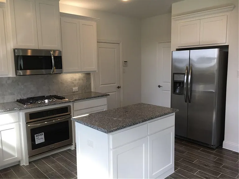 7244 Huckleberry Dr — Photo 6