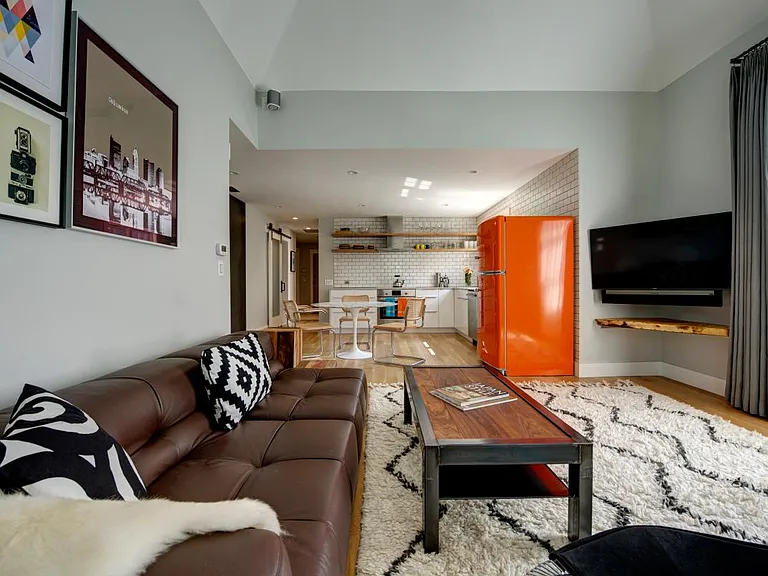 52 W Russell St #3 — Photo 1