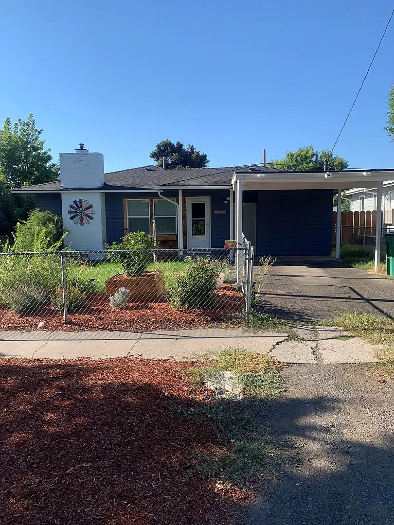 2444 Garden Ave photo 1