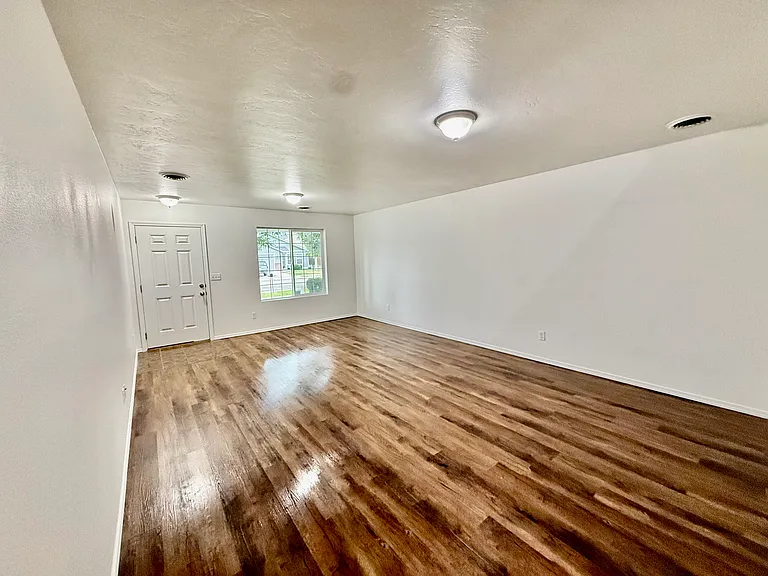 4263 S Glenmere Way — Photo 4