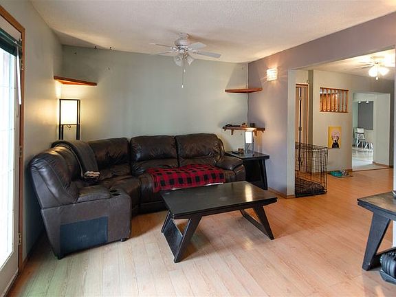 5th image of 4708 51st Ave