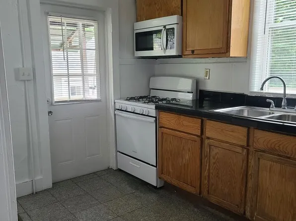 911 W Church St, 911 W Church St #4, Champaign, IL 61821