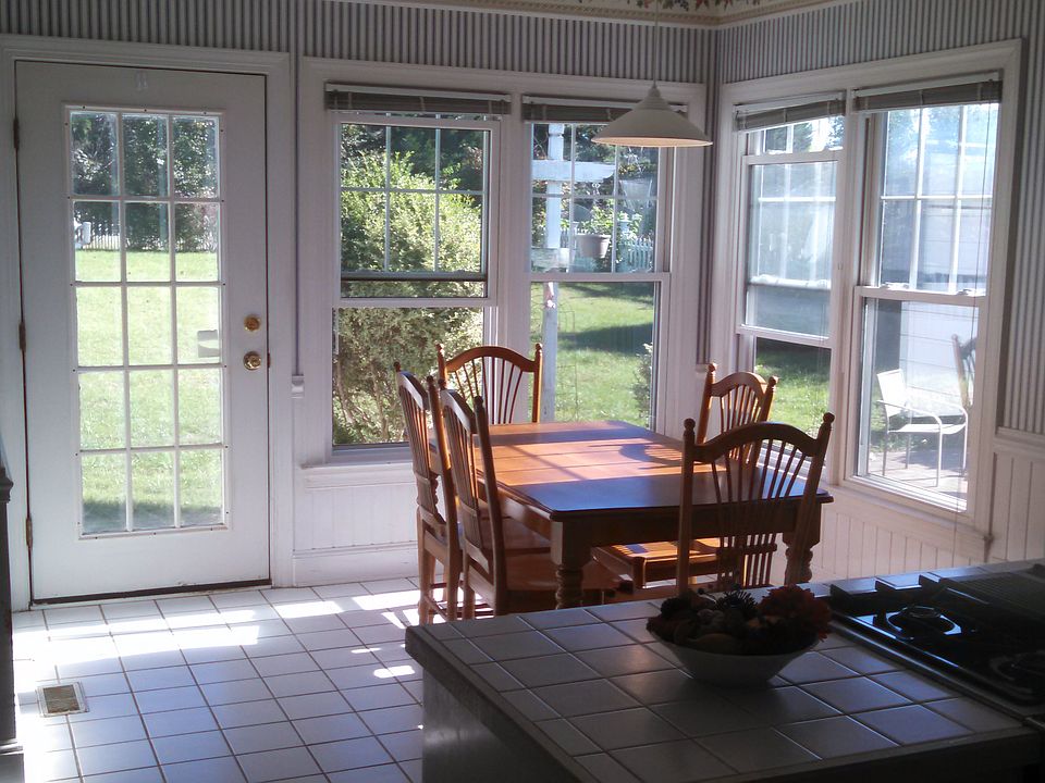 2nd image of 1640 Majesty Dr