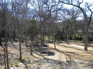1612 River Crest Ct, Fort Worth, TX 76107