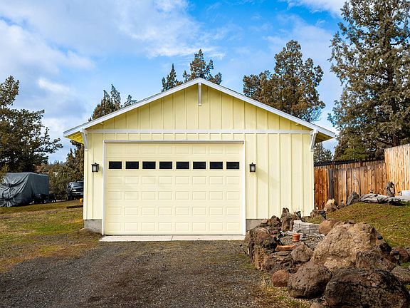 5th image of 8906 SW Shad Rd