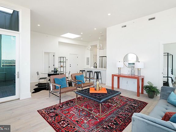 4th image of 1218-22 Snyder Ave #1