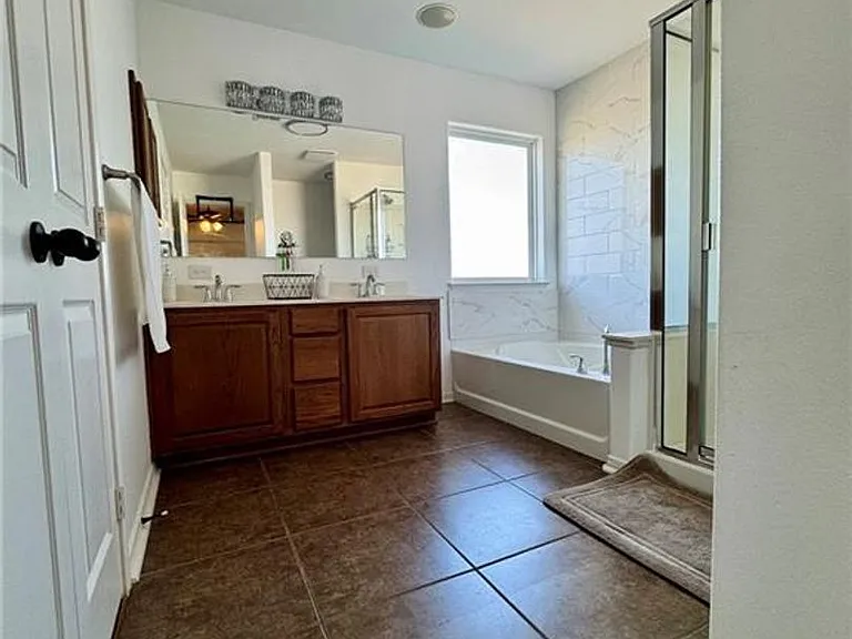 2106 Halcon St — Photo 11