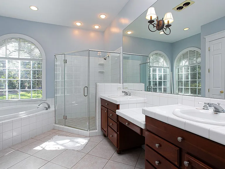 81103 Alexander — Photo 14