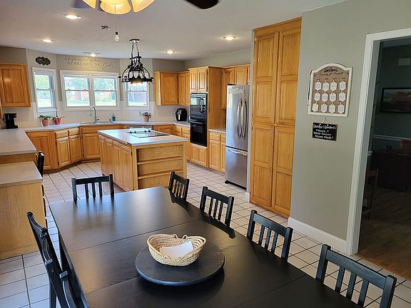 4th image of 3109 SW Orchard Way