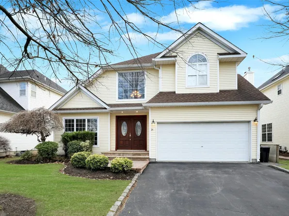 26 Honeysuckle Court, Melville, NY 11747