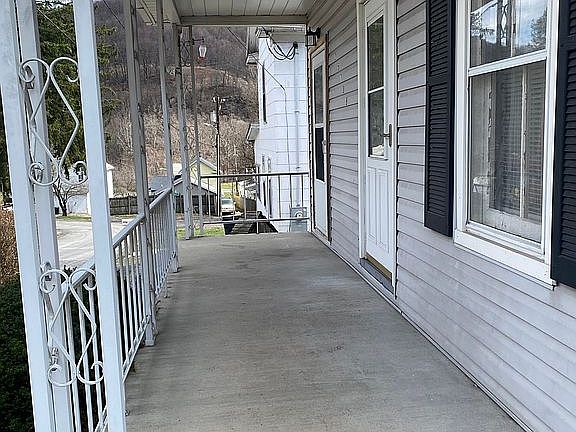 Front porch has entrance to 