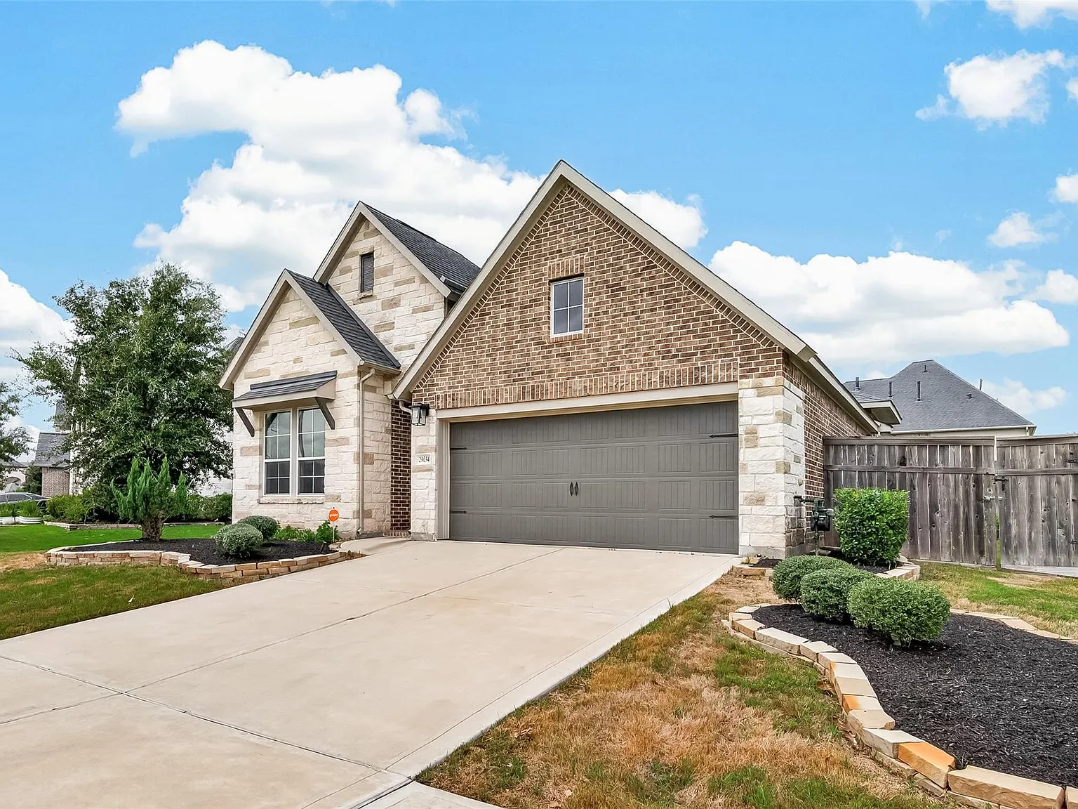 3 bed, 3.0 bath, 2154 sqft, $2,900 — Photo 4