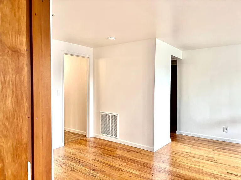 5814 Renton Ave S — Photo 4