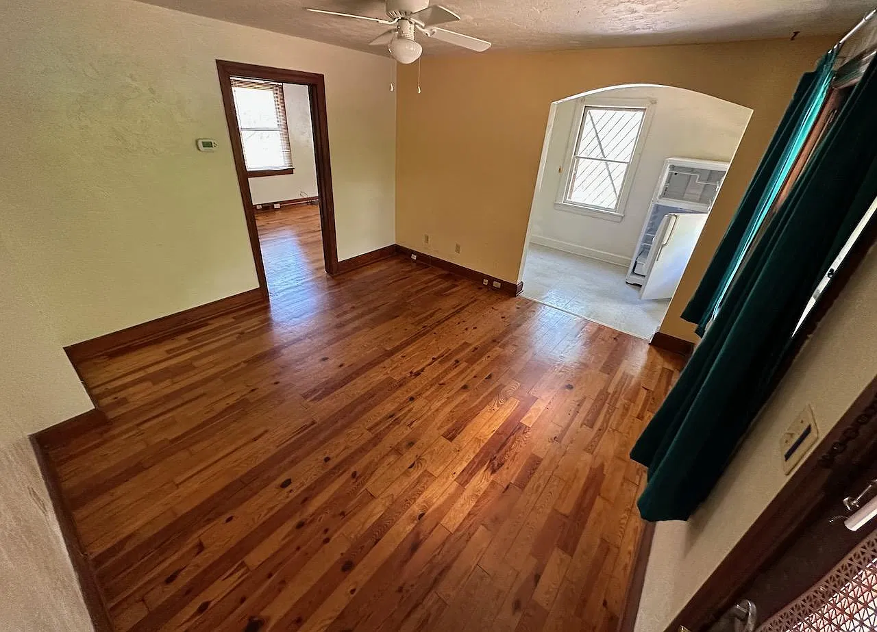 1 bed, 700 sqft, $980 — Photo 2