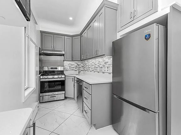 4th image of 318 E 62nd St APT 3F