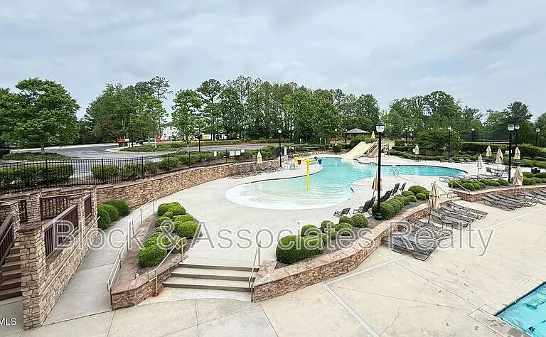 8527 Quarton Dr — Photo 41