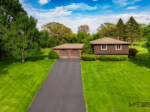 4S129 Hazelcrest Dr, Sugar Grove, IL 60554