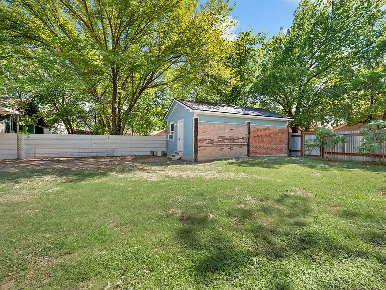 3524 Avenue M #B — Photo 13