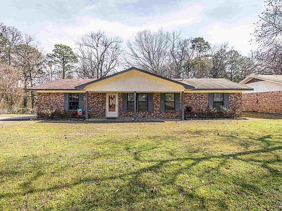 2nd image of 214 Pine Grove Cir