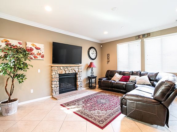 4th image of 28331 Esplanada Dr