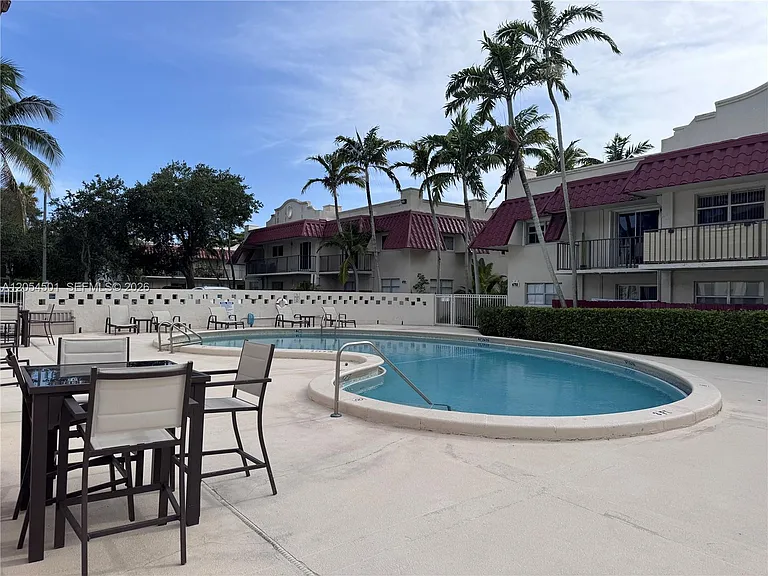 6705 N Kendall Dr #301 — Photo 3