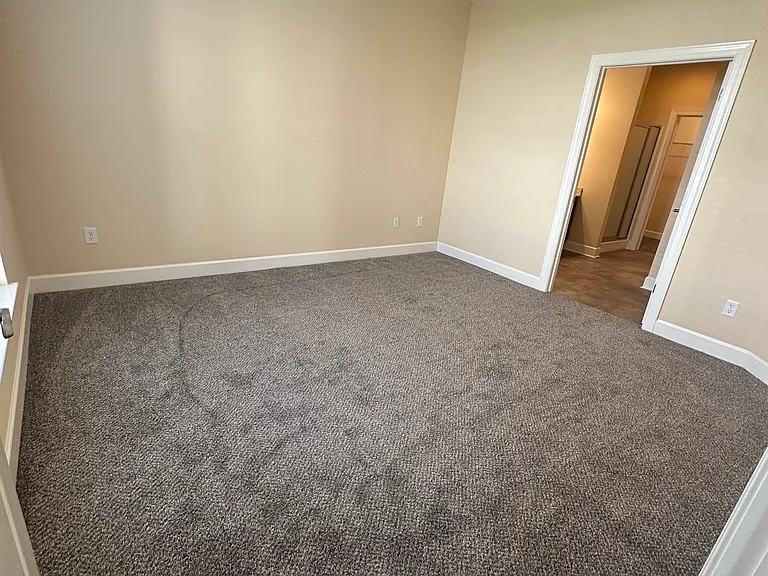 Dockside Village Apartments — Photo 98