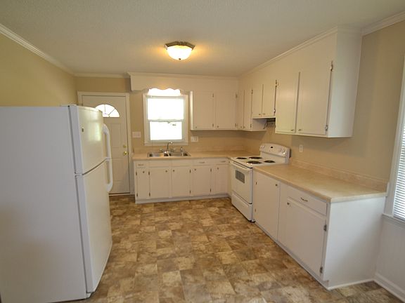 3rd image of 136 Roseman Ln