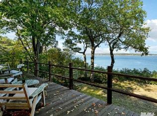 12 Crest Rd, Huntington, NY 11743