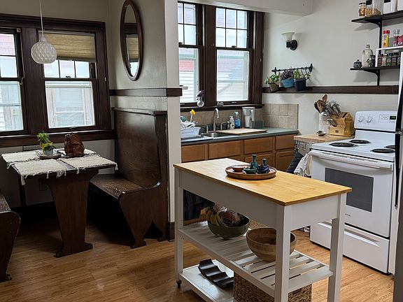 5th image of 6426 Milwaukee Ave #6428