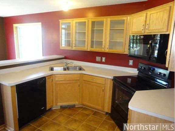 3rd image of 560 Aqua Cir