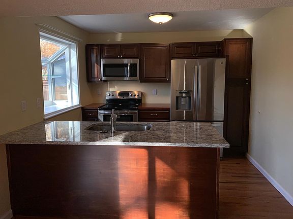 All New Kitchen Cabinets and Countertops!