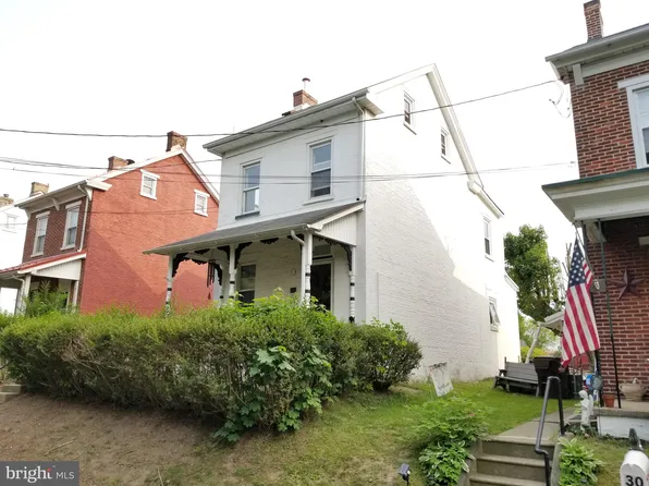 28 Brickyard Ln, Boyertown, PA 19512