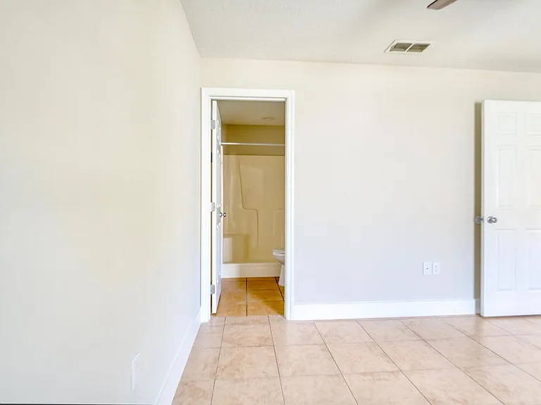 3435 NE 55th Ave — Photo 45