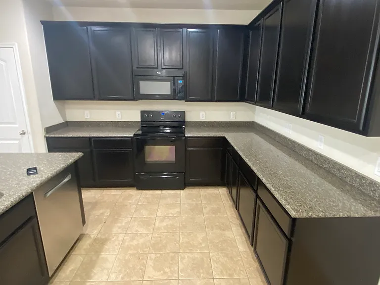 9145 Blackstone Dr — Photo 9