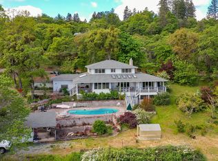 2708 Old Stage Rd, Central Point, OR 97502