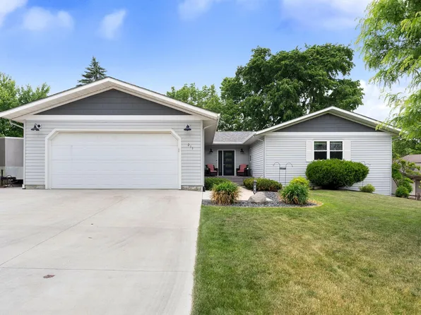 211 Sunrise Dr, Medford, MN 55049