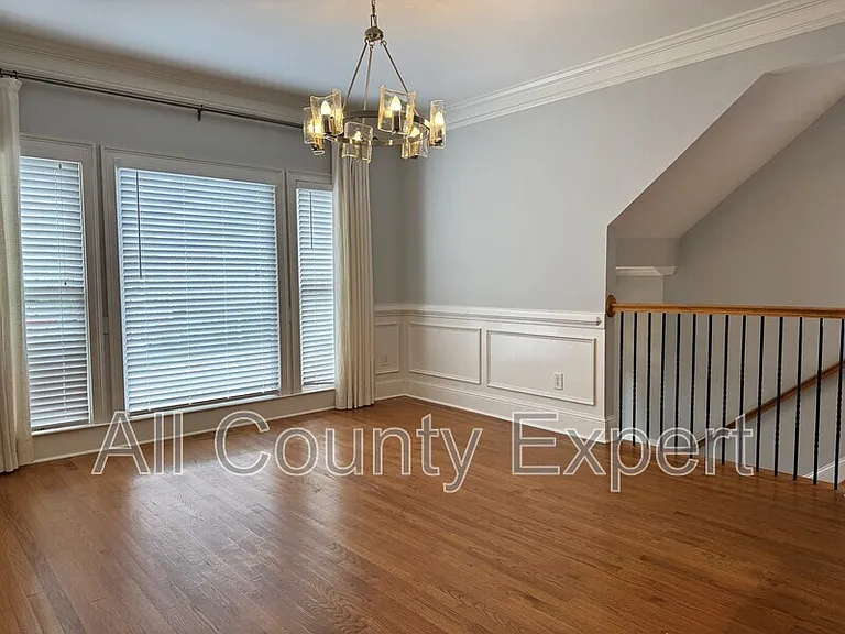 871 Lenox Ct NE — Photo 5