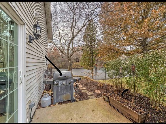 3rd image of 1542 Laurel Oaks Dr