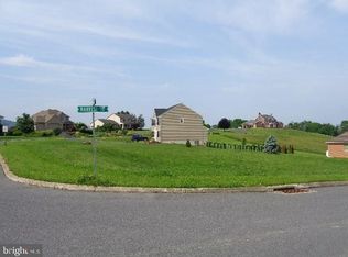 35 Sunshine Cir, Lewistown, PA 17044