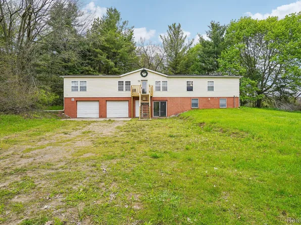 3363 N Branch Rd, North Branch, MI 48461