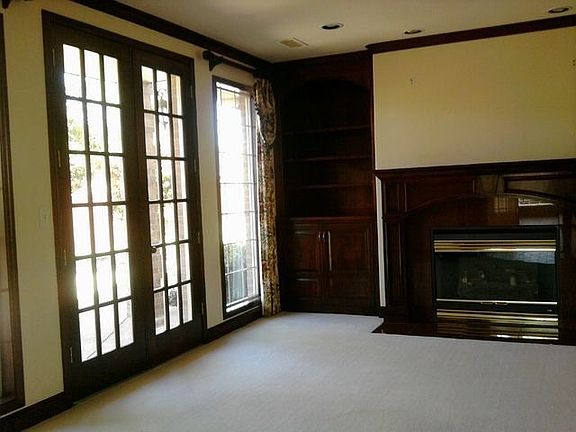 4th image of 2434 Lynbrook Dr