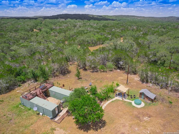 2315 PR 2331, Hondo, TX 78861