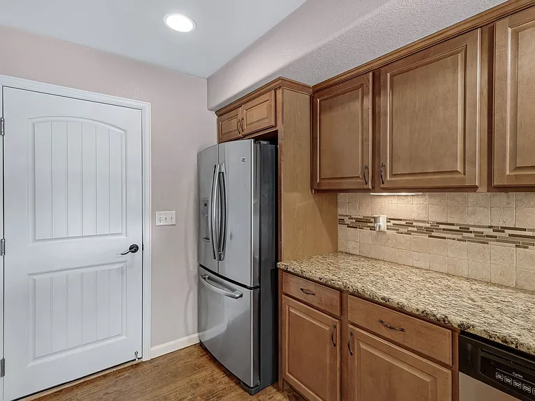 4227 Date St — Photo 23