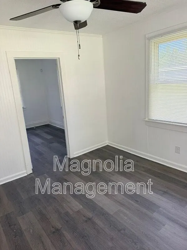 2 bed, 1.0 bath, $995 — Photo 2