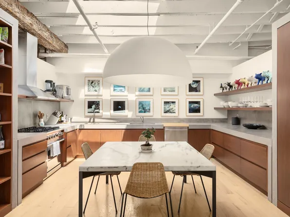 184 Grand Street image 4 of 11