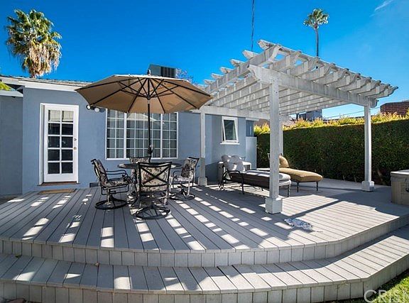 Well maintained Sun Deck accompanied by a Jacuzzi