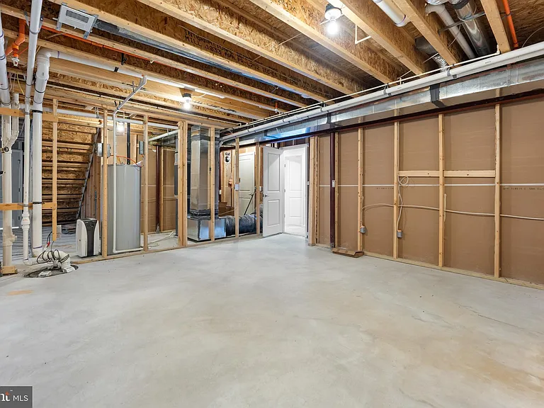 7570 Arundel Woods Dr — Photo 52