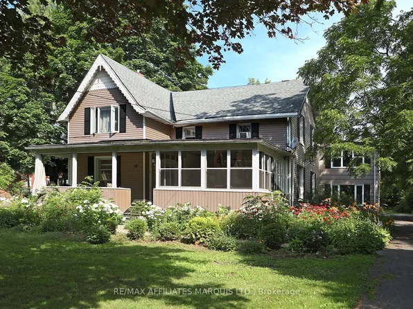 16 Lakeshore Dr, South Dundas, ON K0C 1X0