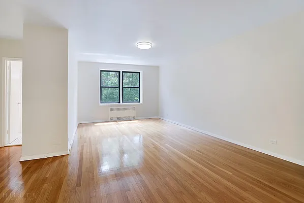 Rented by Hillel Realty Group | media 8