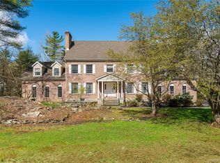 17 Stonegate Drive, Hyde Park, NY 12538